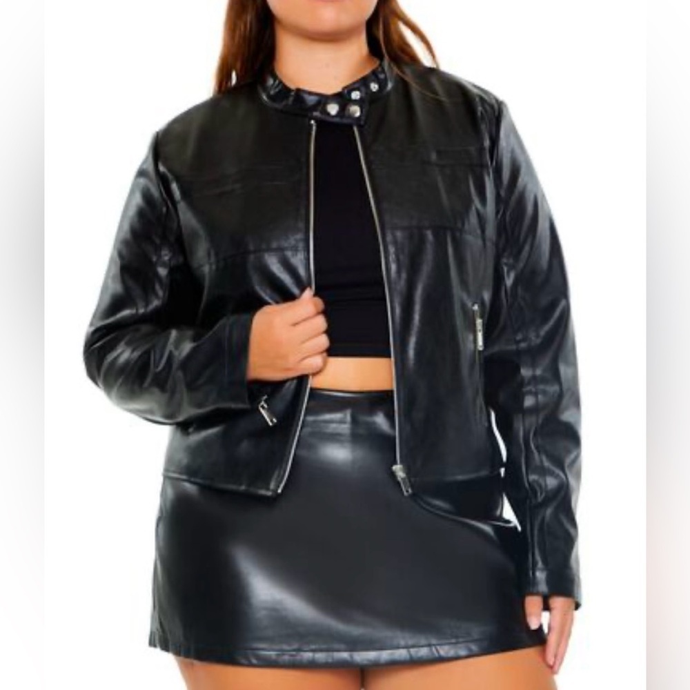 FOREVER 21+ Plus 0X XL Faux Leather Moto Jacket Silver Zipper NWT R$49